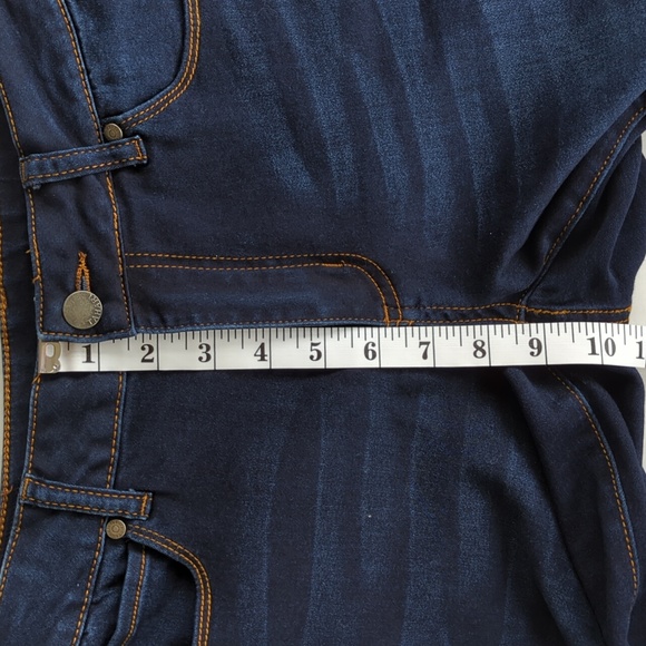 Tahari Distressed Whiskering Dark Wash Jeans 4/27 Dark Wash Blue - Picture 14 of 15